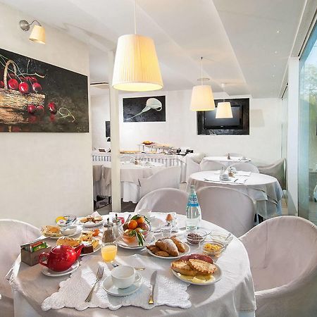 Hotel Mediterraneo Pesaro Eksteriør bilde