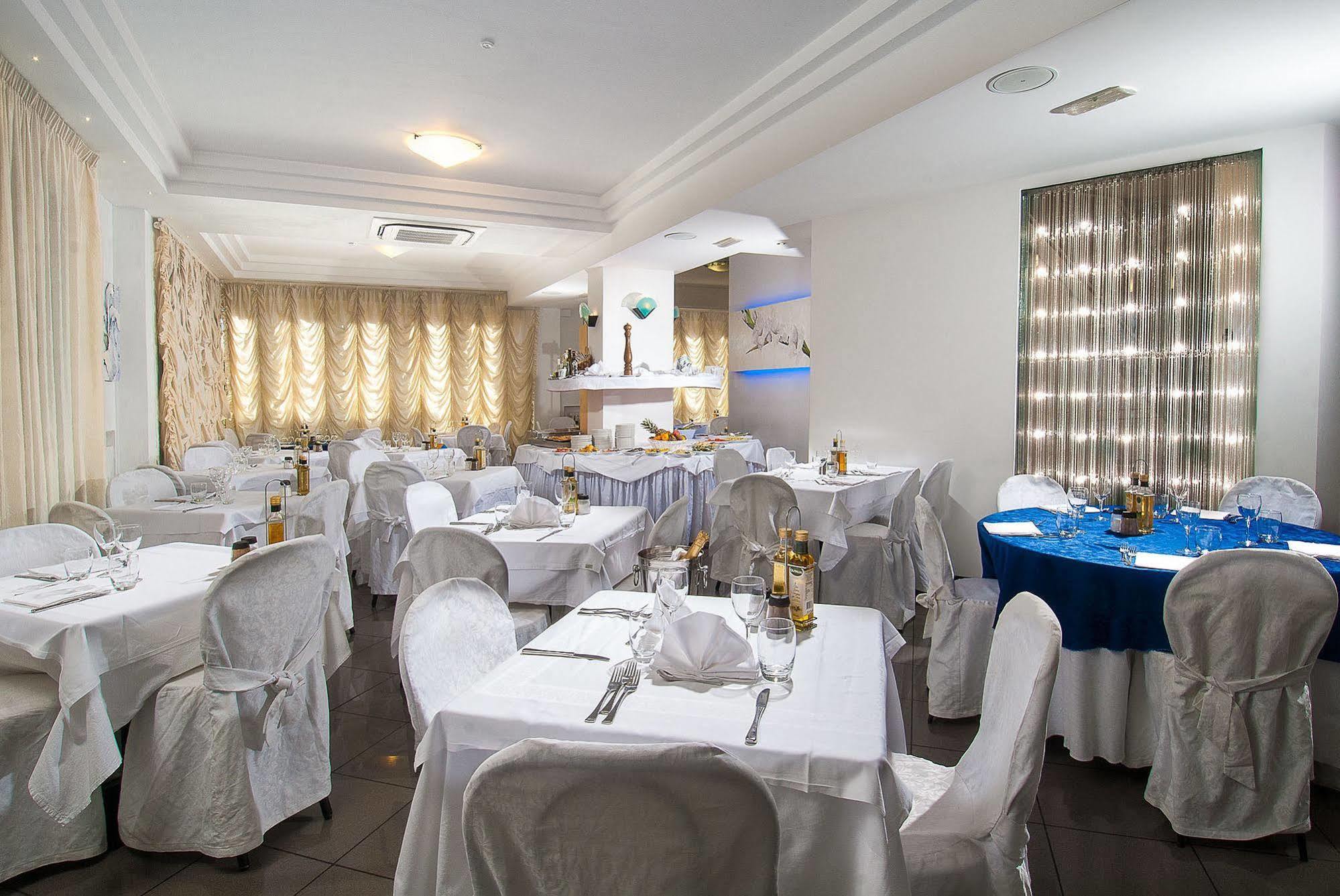 Hotel Mediterraneo Pesaro Eksteriør bilde