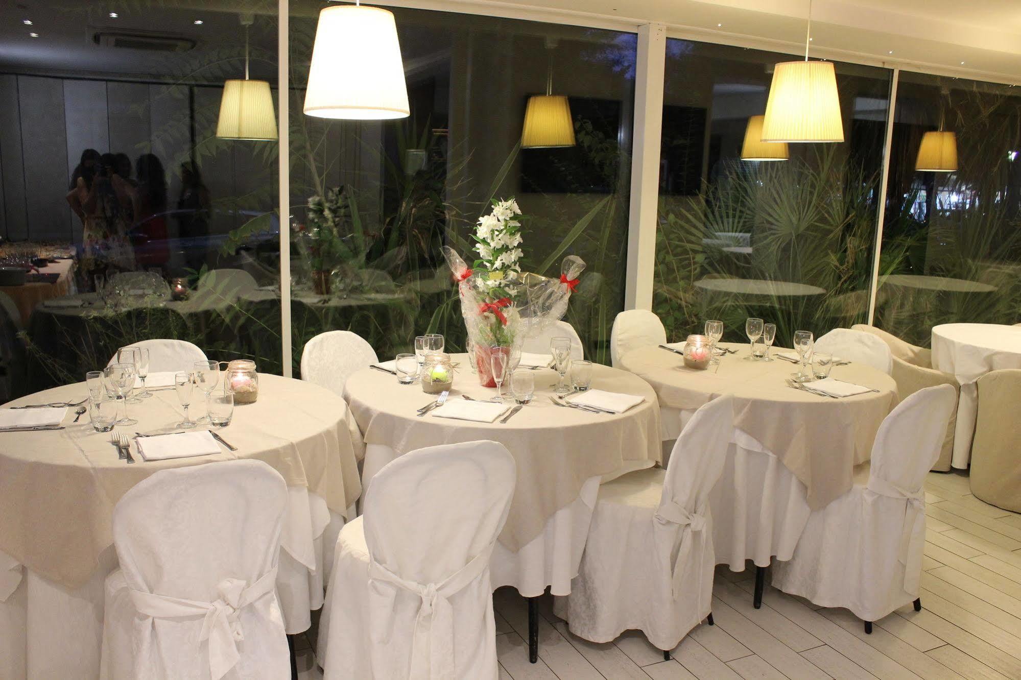 Hotel Mediterraneo Pesaro Eksteriør bilde
