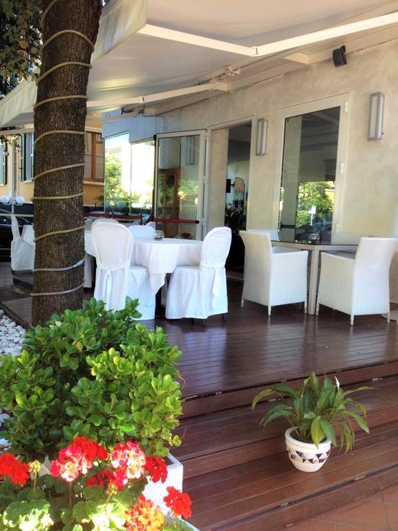 Hotel Mediterraneo Pesaro Eksteriør bilde